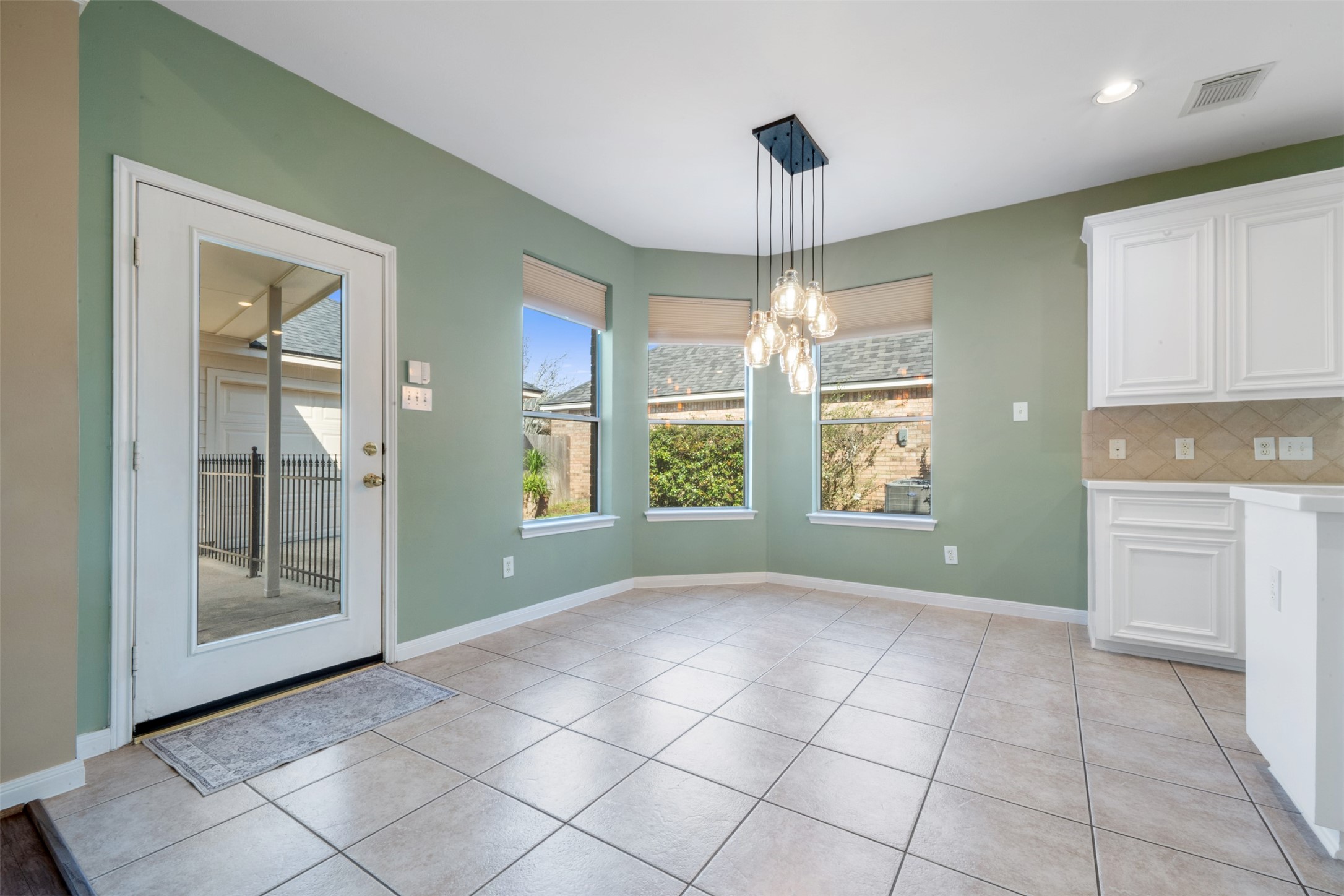 7023 Timber Edge Lane Humble, TX 77346 - Photo 12 of 37 a view of entryway with front door