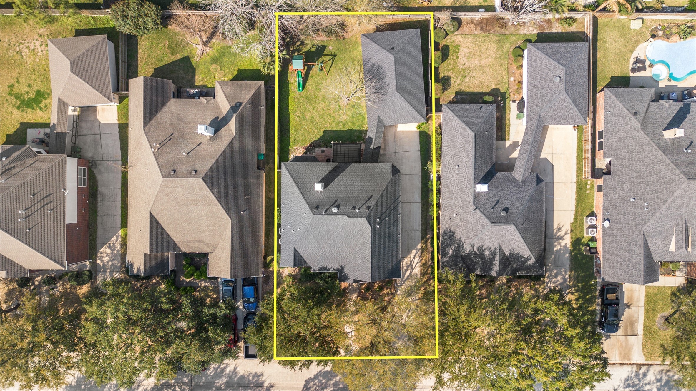 7023 Timber Edge Lane Humble, TX 77346 - Photo 33 of 37 an aerial view of residential houses with outdoor space