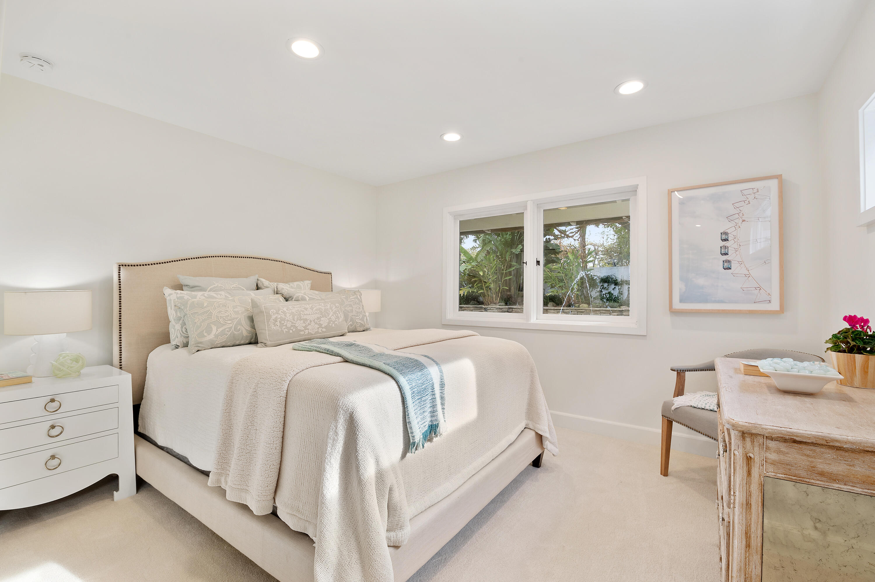 104 La Vereda Road Montecito, CA 93108 - Photo 13 of 15 a bedroom with a bed and a table