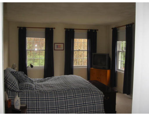 8 Waldingfield Road Georgetown, MA 01833 - Photo 8 of 9 Gallery Image 8