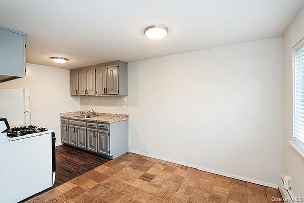 1233 Melville Road, Unit 24 Farmingdale, NY 11735 - Photo 27 of 40 & dining area