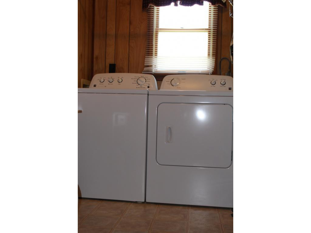 485 Henson Road Bristol, TN 37620 - Photo 12 of 16 Separate Laundry Room