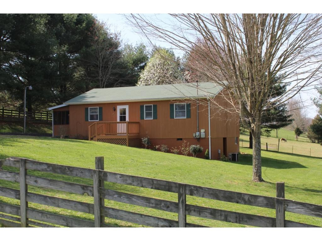 485 Henson Road Bristol, TN 37620 - Photo 2 of 16 Just Under an Acre