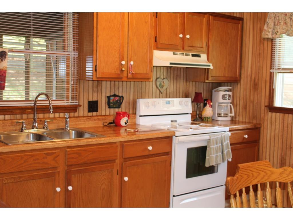 485 Henson Road Bristol, TN 37620 - Photo 6 of 16 Kitchen