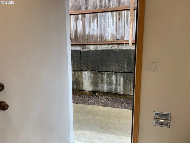 $279,000 | 1150 Hemlock Street, Unit 17, Florence, OR 97439