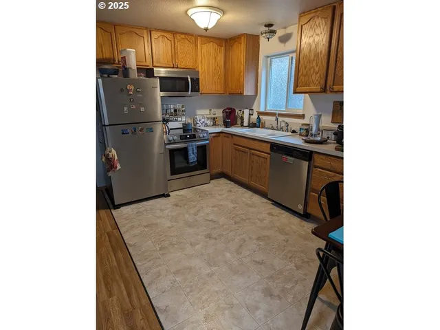 $279,000 | 1150 Hemlock Street, Unit 17, Florence, OR 97439