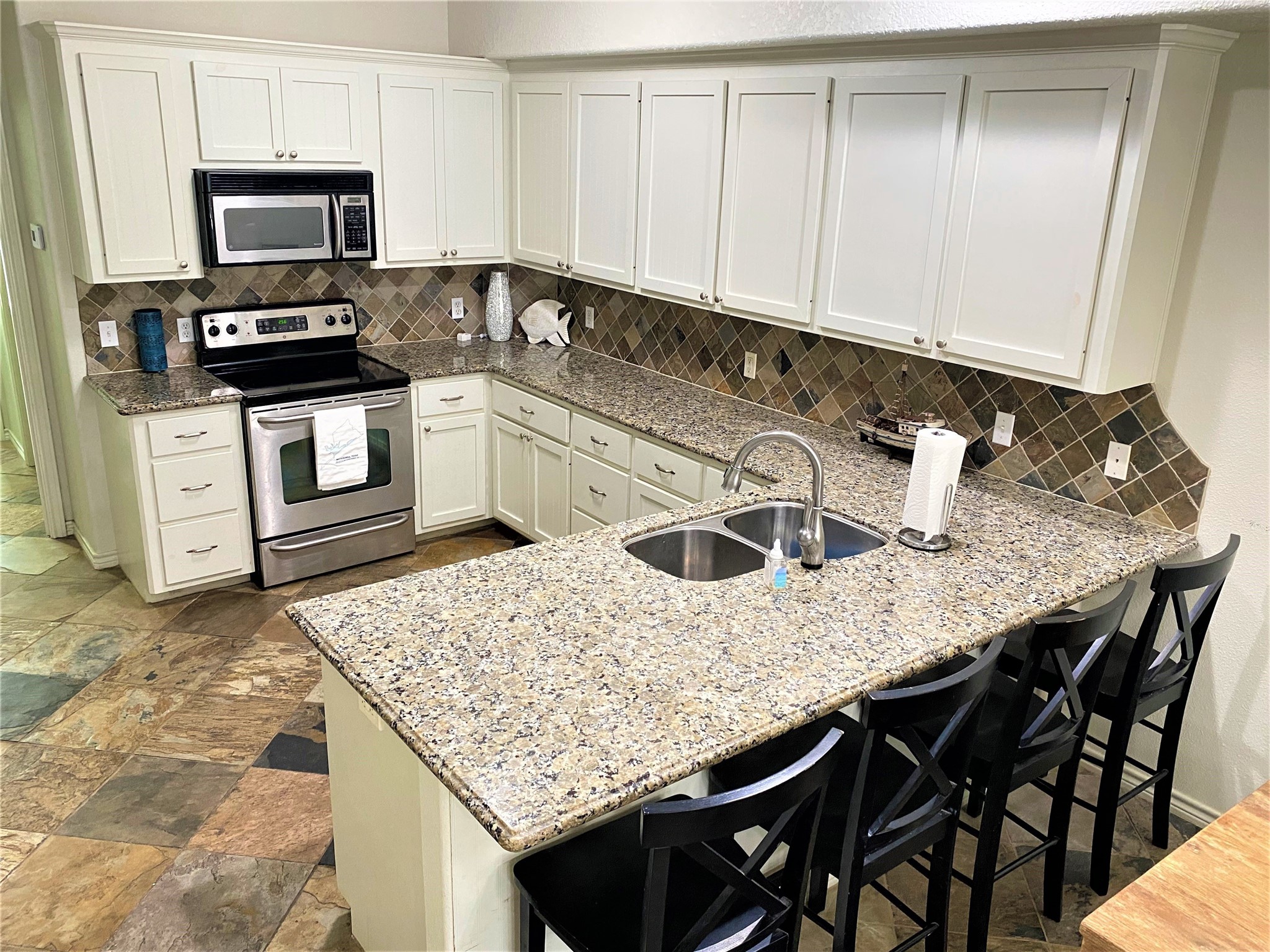 143 Boat Slip Road Matagorda, TX 77457 - Photo 10 of 19 Gallery Image 10