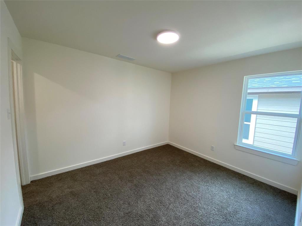610 East Texas Street Denison, TX 75021 - Photo 6 of 14