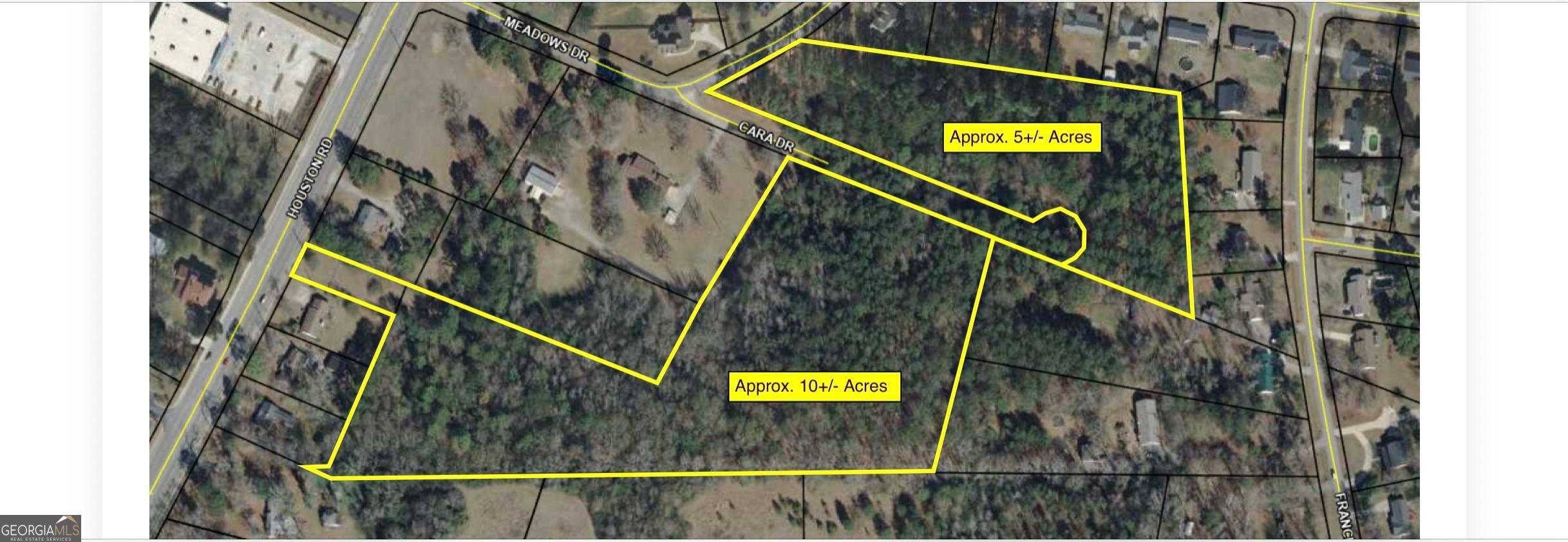 6045 Cara Drive Macon, GA 31216 - Photo 10 of 11 a view of small swimming pool with a small garden