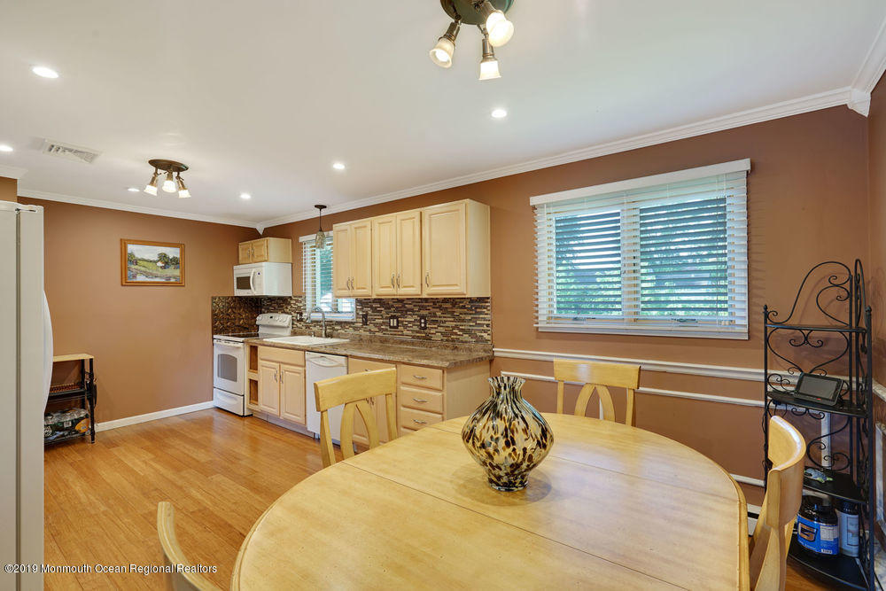 16 Leone Road Toms River, NJ 08755 - Photo 12 of 63 Kitchen