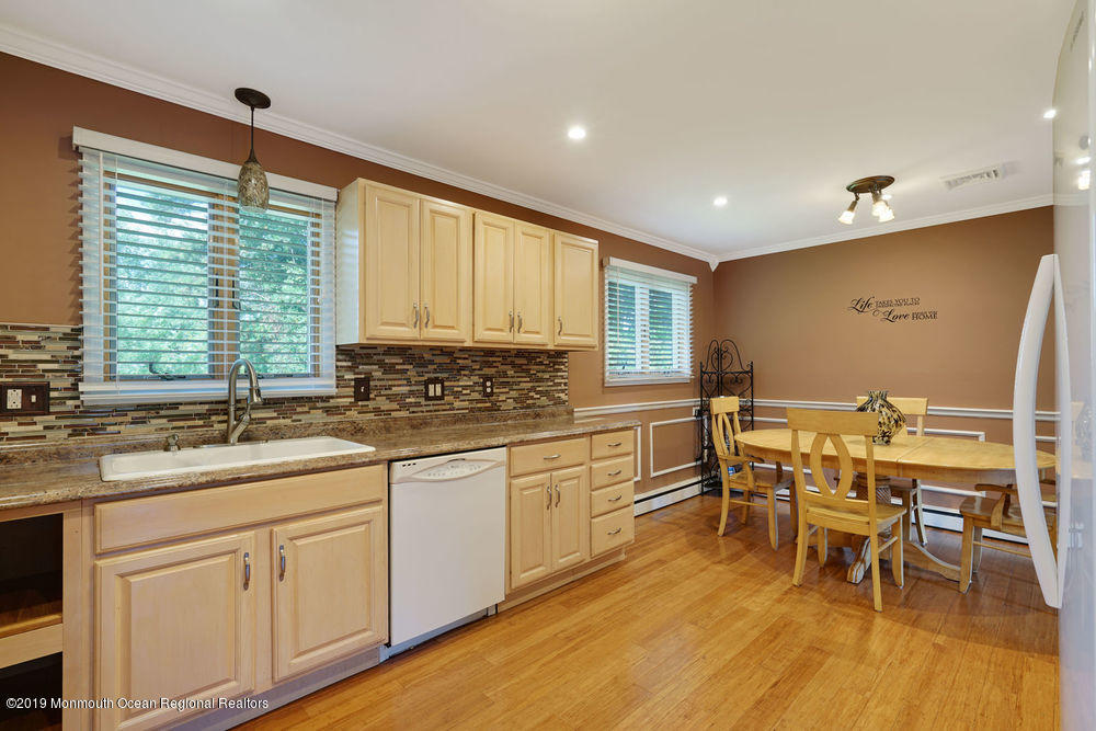 16 Leone Road Toms River, NJ 08755 - Photo 13 of 63 Kitchen