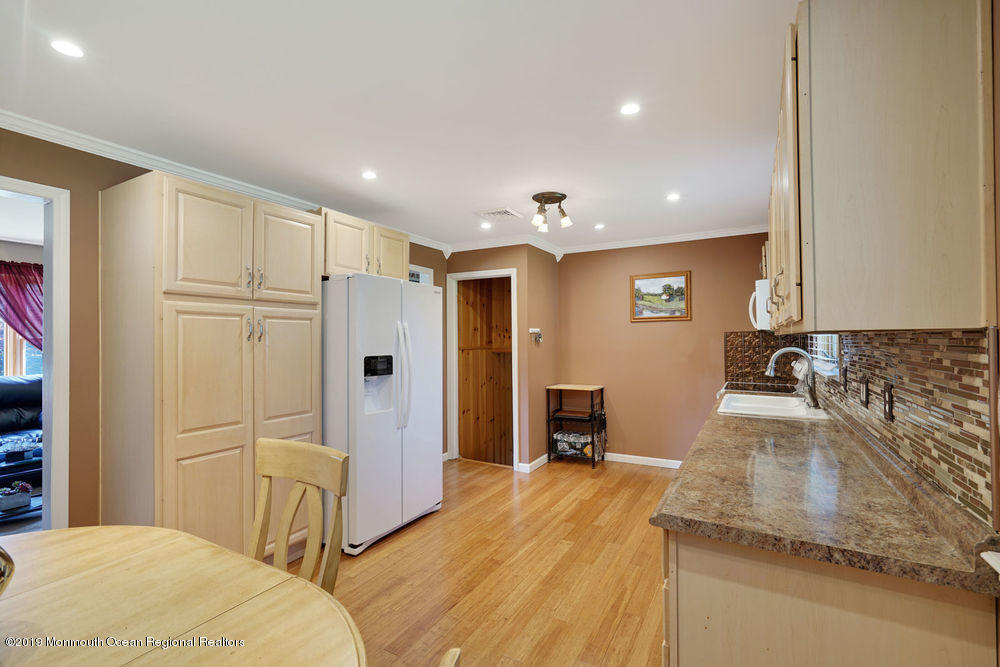 16 Leone Road Toms River, NJ 08755 - Photo 15 of 63 Kitchen