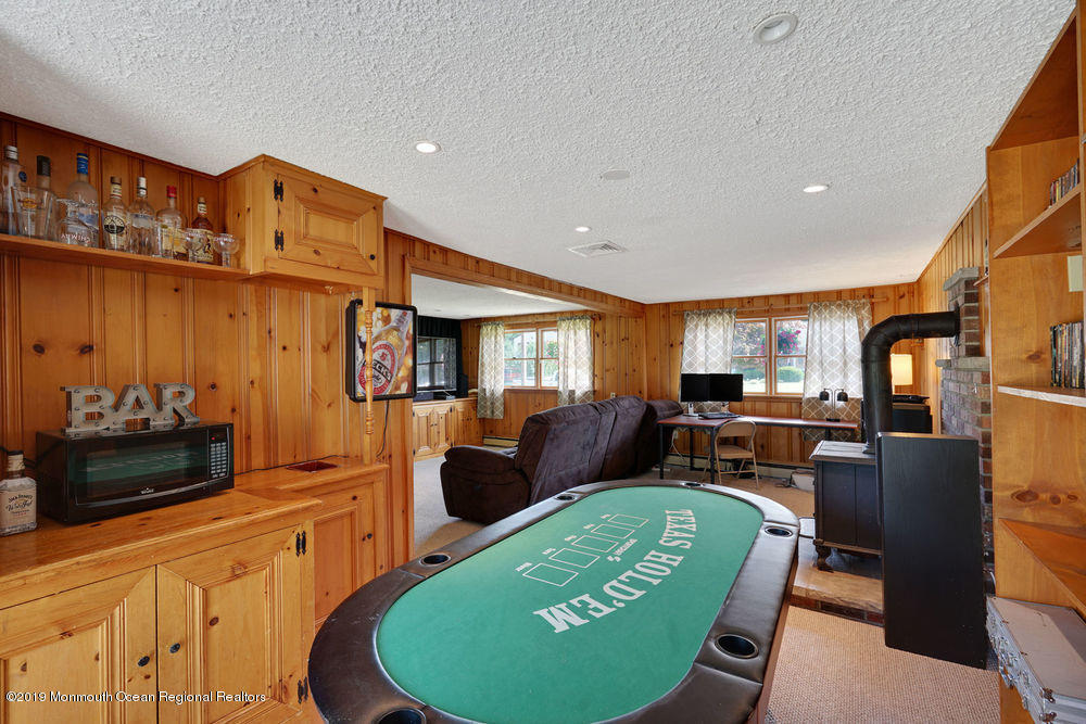 16 Leone Road Toms River, NJ 08755 - Photo 40 of 63 Family room