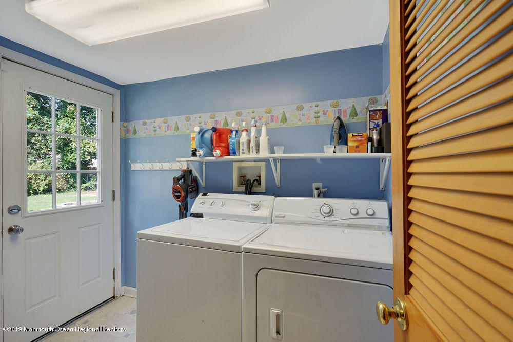 16 Leone Road Toms River, NJ 08755 - Photo 43 of 63 Laundry room