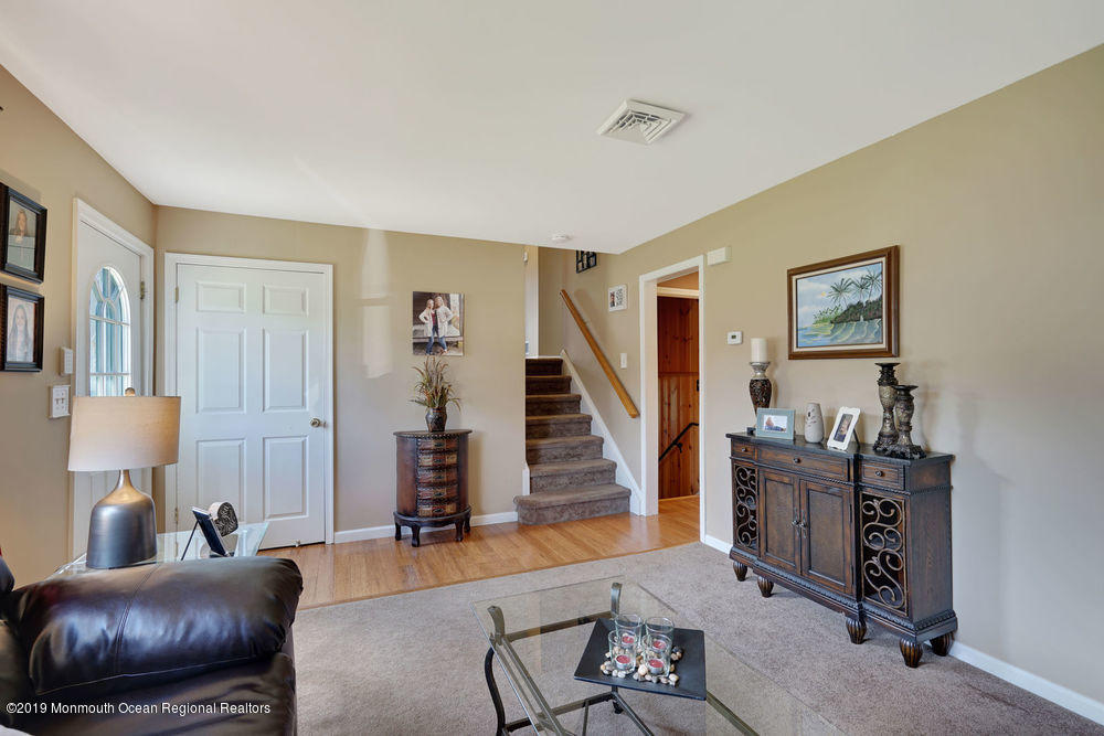 16 Leone Road Toms River, NJ 08755 - Photo 10 of 63 Living room