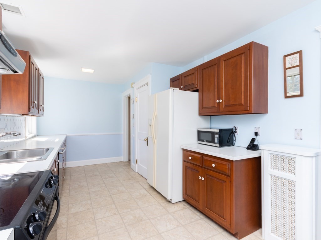 20 Saunders Terrace Wellesley, MA 02481 - Photo 13 of 41 Gallery Image 13