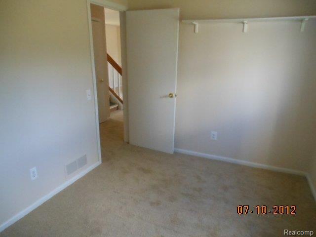 7370 Oakhill Road Clarkston, MI 48348 - Photo 7 of 17 7370 Oak Hill Rd, Clarkston (48)