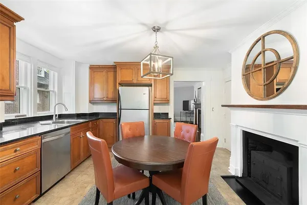 $9,500 | 77 Coggeshall Avenue, Unit N, Newport, RI 02840