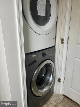 a close up view of a washer and dryer