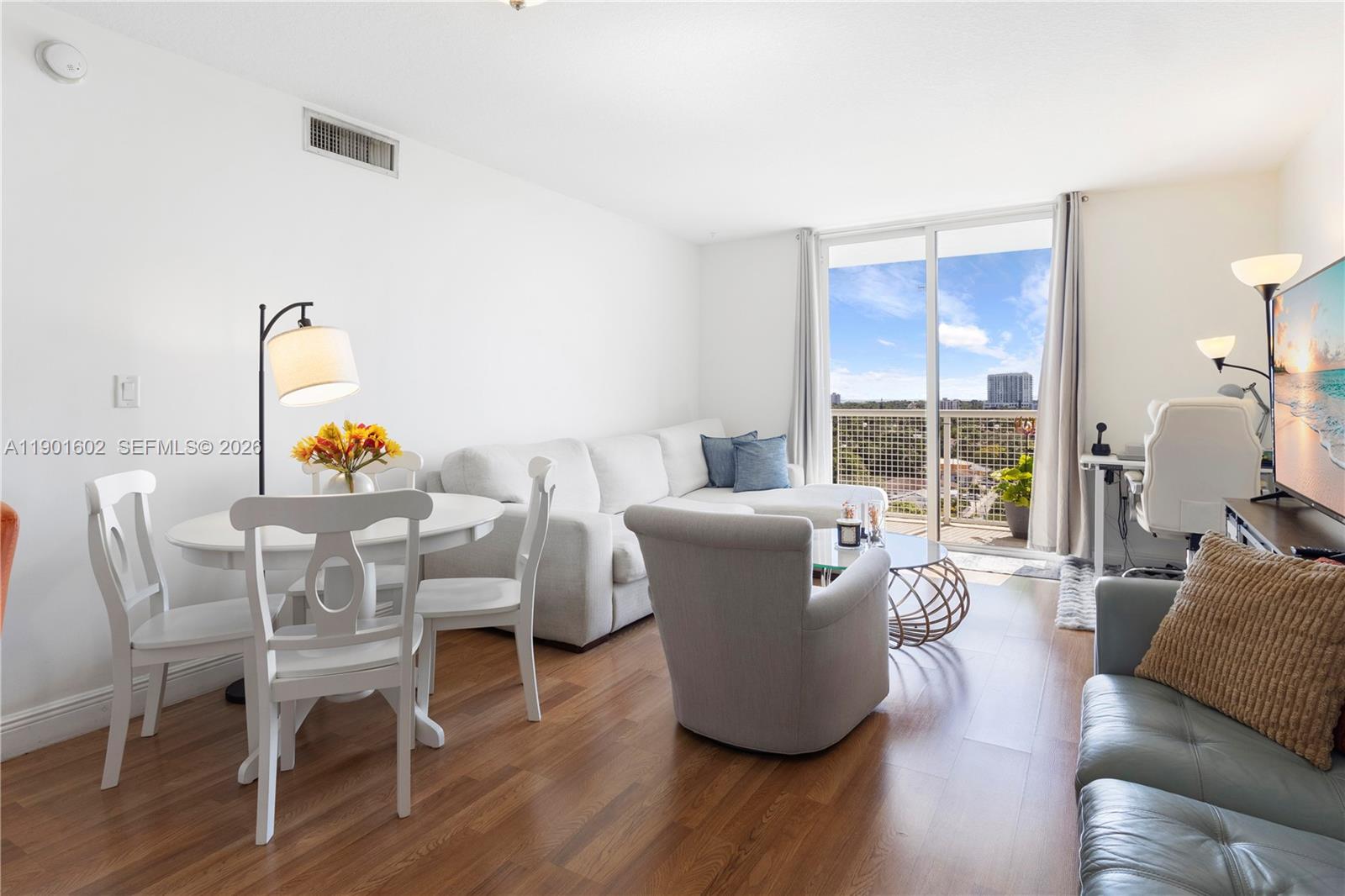 900 Southwest 8th Street, Unit 1009 Miami, FL 33130 - Photo 2 of 26