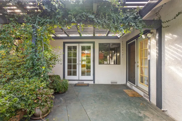 $445,000 | 1675 Lakeside Drive, Redding, CA 96001