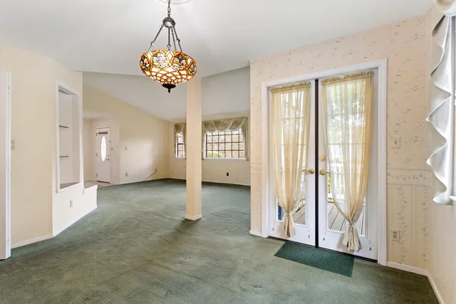 $445,000 | 1675 Lakeside Drive, Redding, CA 96001