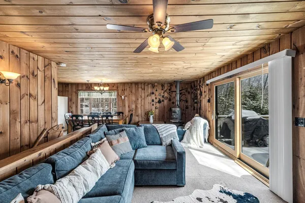 $399,000 | 44 Howes Loop, Wilmington, VT 05363