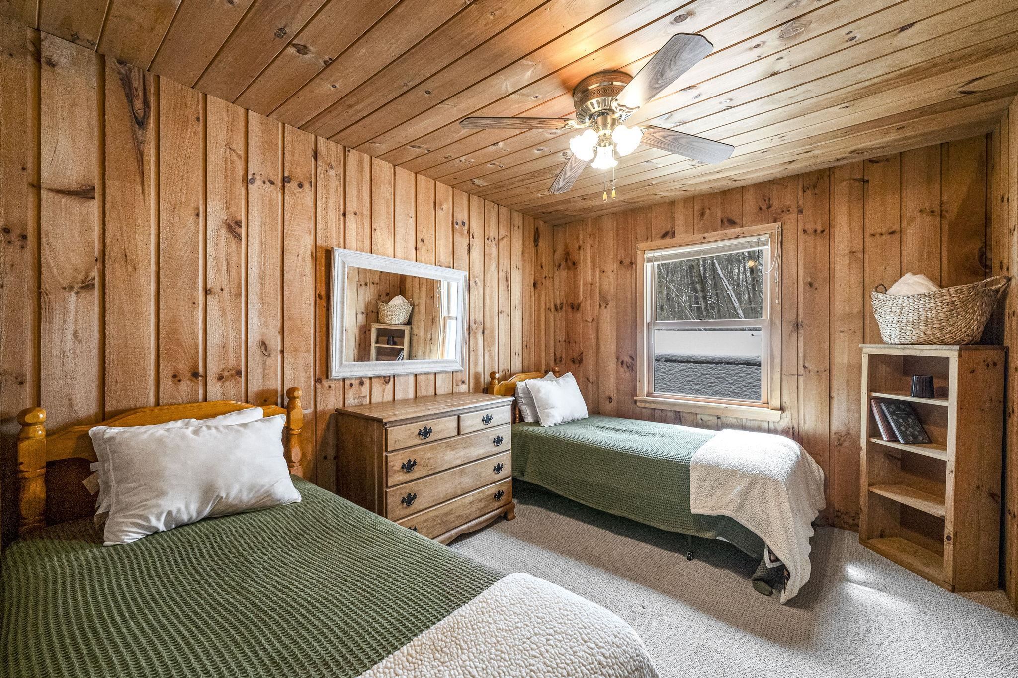 44 Howes Loop Wilmington, VT 05363 - Photo 11 of 37