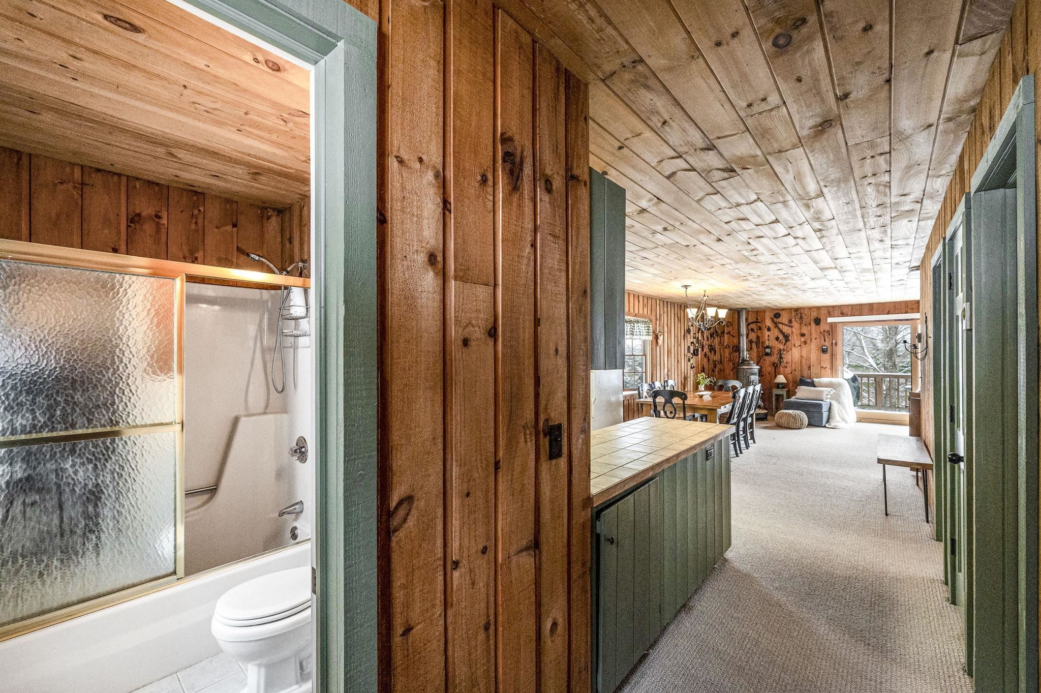 44 Howes Loop Wilmington, VT 05363 - Photo 13 of 37