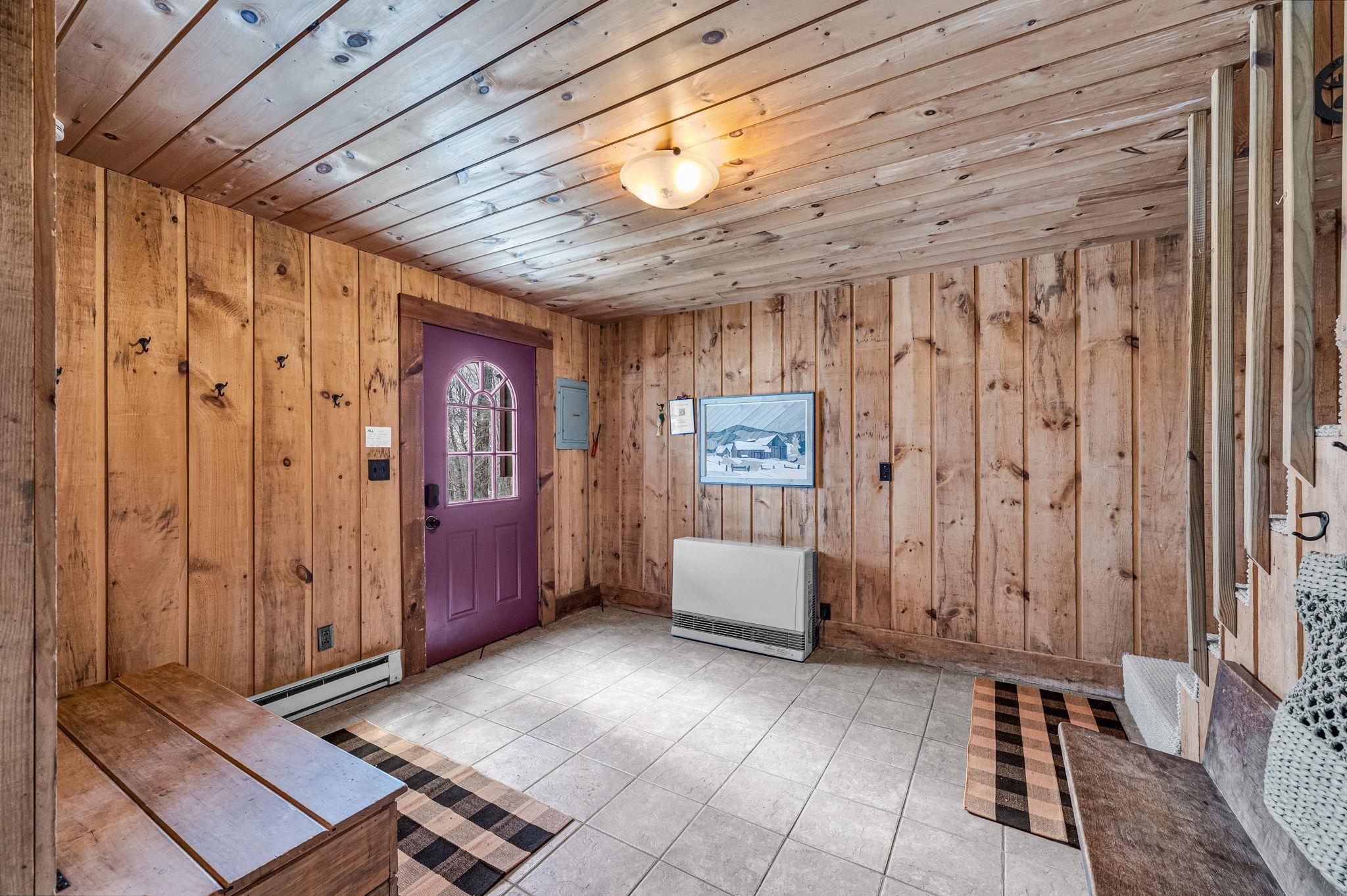 44 Howes Loop Wilmington, VT 05363 - Photo 16 of 37