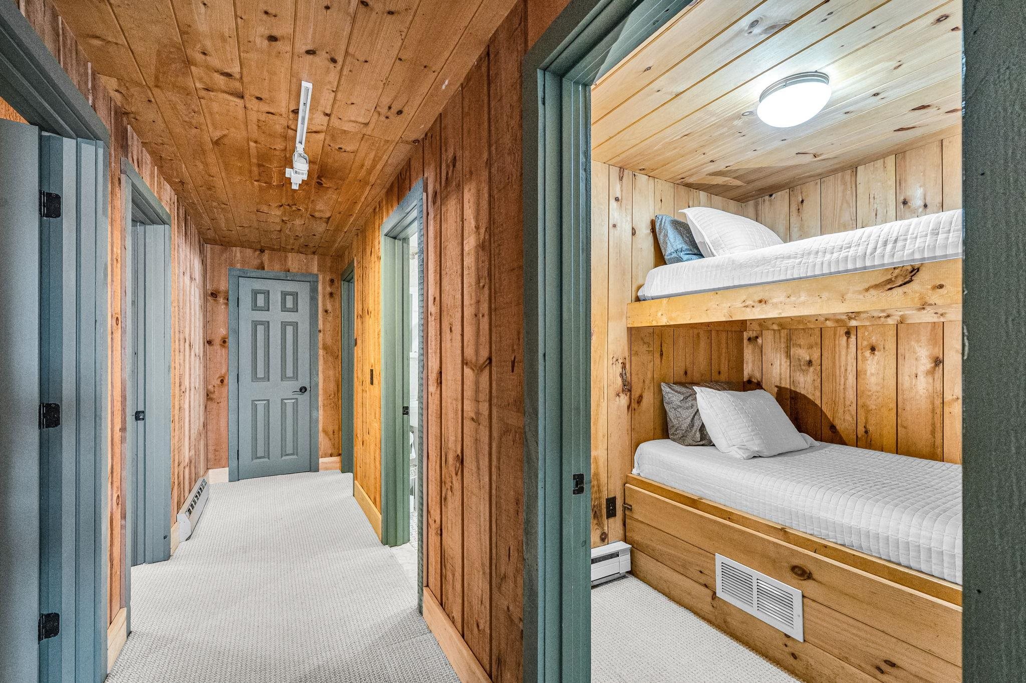 44 Howes Loop Wilmington, VT 05363 - Photo 20 of 37