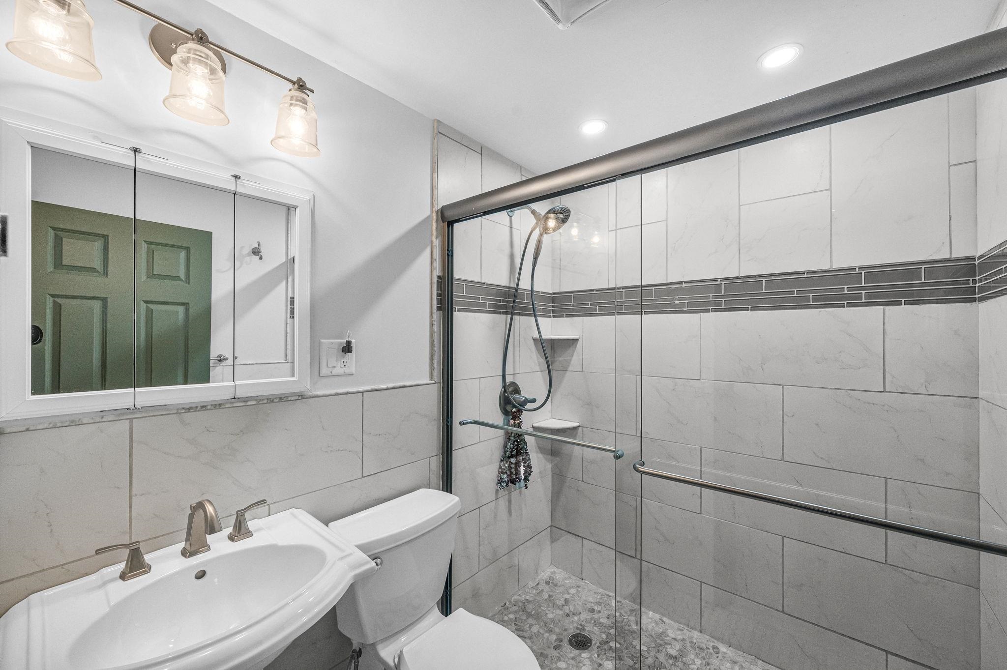 44 Howes Loop Wilmington, VT 05363 - Photo 25 of 37