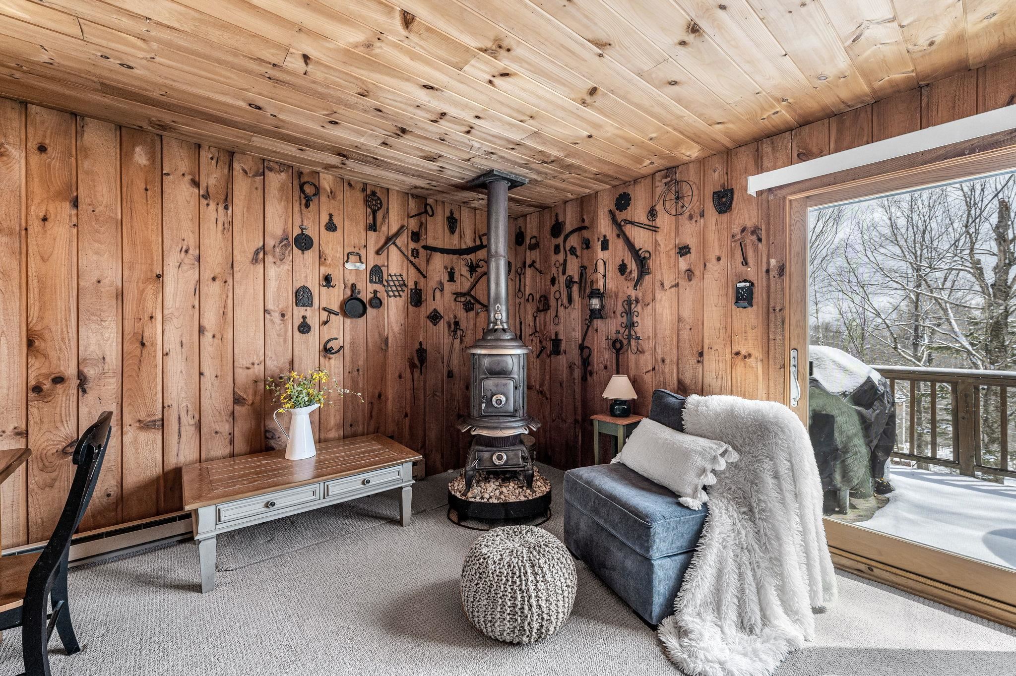 44 Howes Loop Wilmington, VT 05363 - Photo 5 of 37