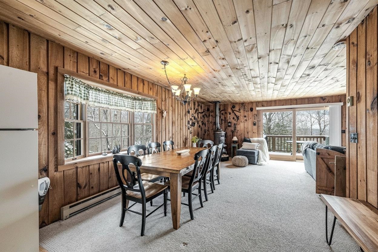 44 Howes Loop Wilmington, VT 05363 - Photo 7 of 37