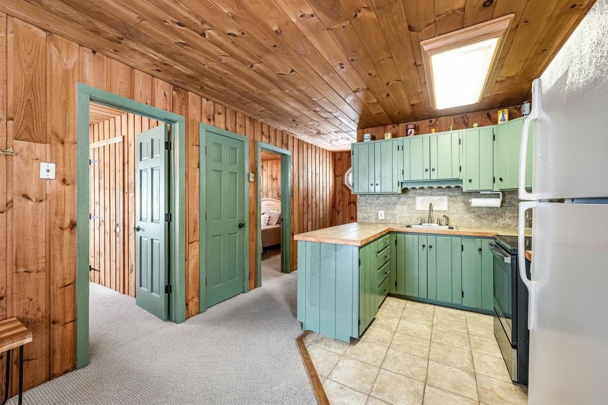 44 Howes Loop Wilmington, VT 05363 - Photo 9 of 37