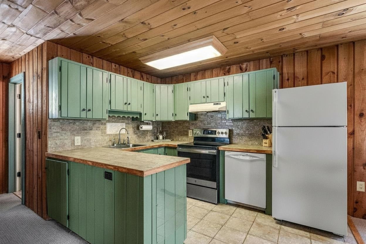 44 Howes Loop Wilmington, VT 05363 - Photo 10 of 37