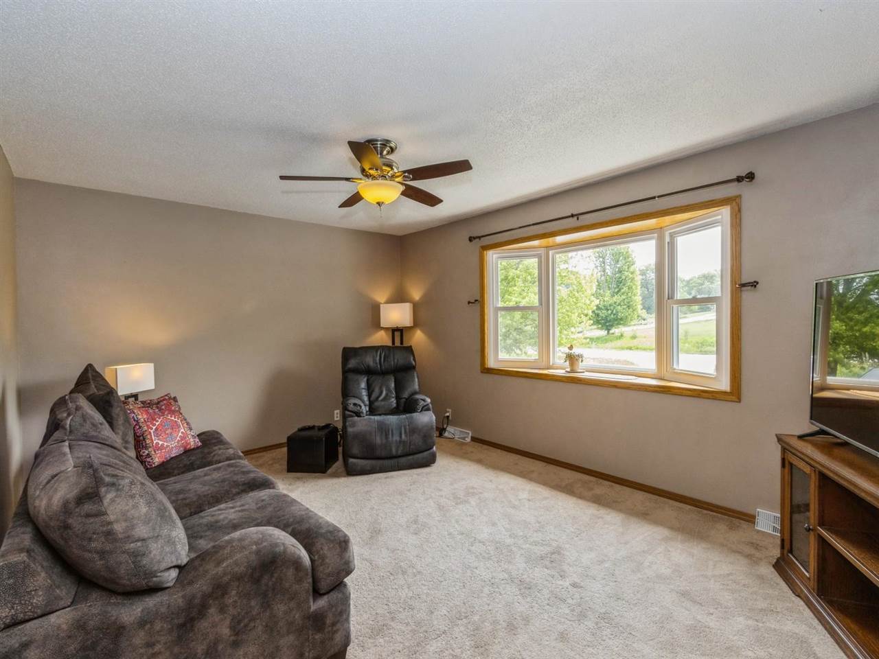 1409 Riverside Road Riverside, IA 52327 - Photo 3 of 32 Gallery Image 3