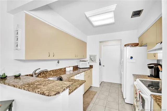 $279,000 | 3294 Northeast Holly Creek Drive, Jensen Beach, FL 34957