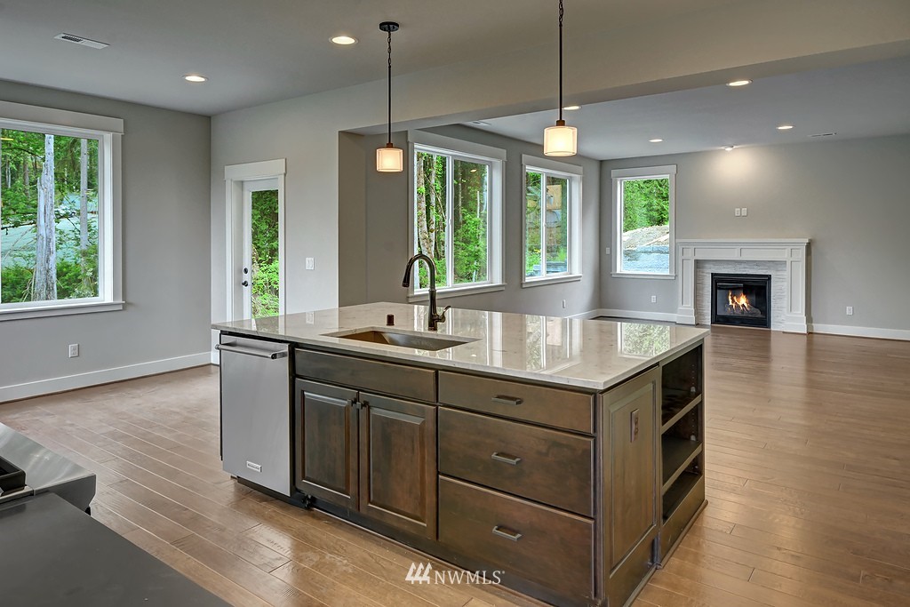 9908 Northeast 162nd Street Bothell, WA 98011 - Photo 3 of 7 Gallery Image 3