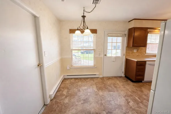 $3,200 | 9 Guilford Court, Unit B, Ridge, NY 11961