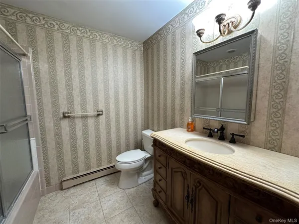 $3,200 | 9 Guilford Court, Unit B, Ridge, NY 11961