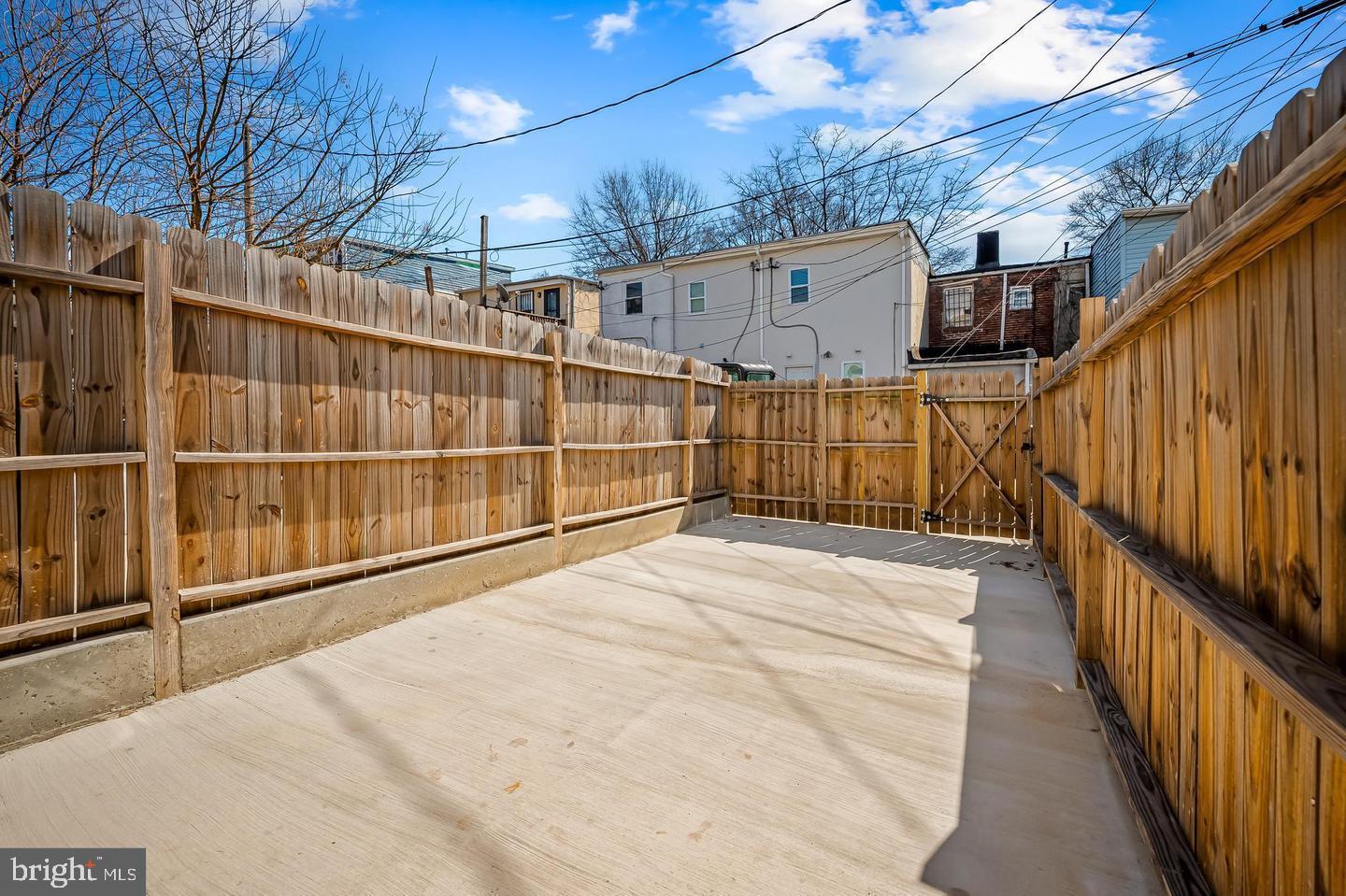 445 Pitman Place Baltimore, MD 21202 - Photo 22 of 29 a view of a backyard