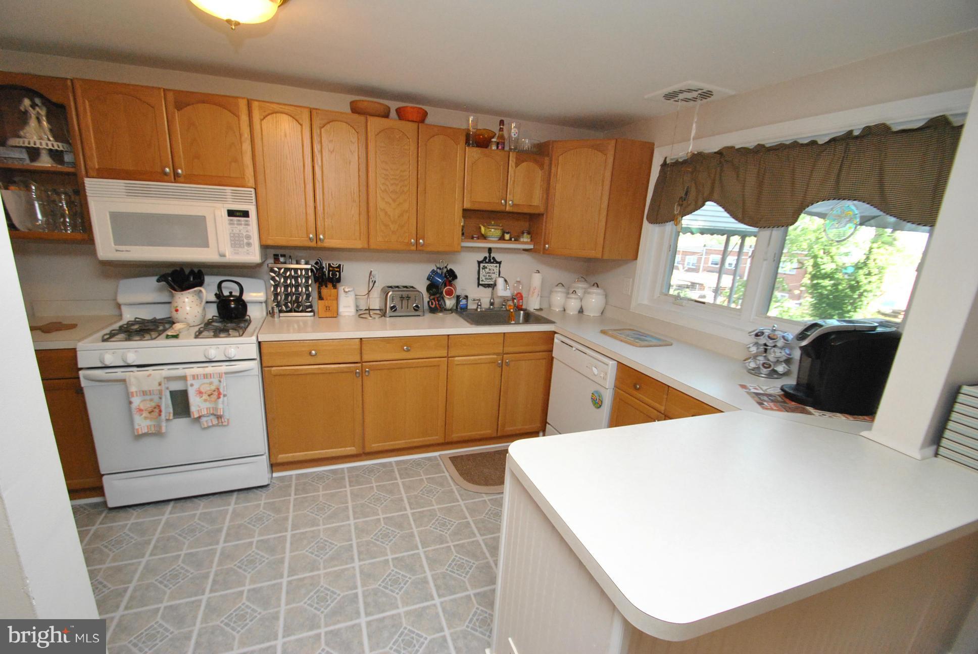 1355 Deanwood Road Baltimore, MD 21234 - Photo 11 of 24 CUSTOM KITCHEN