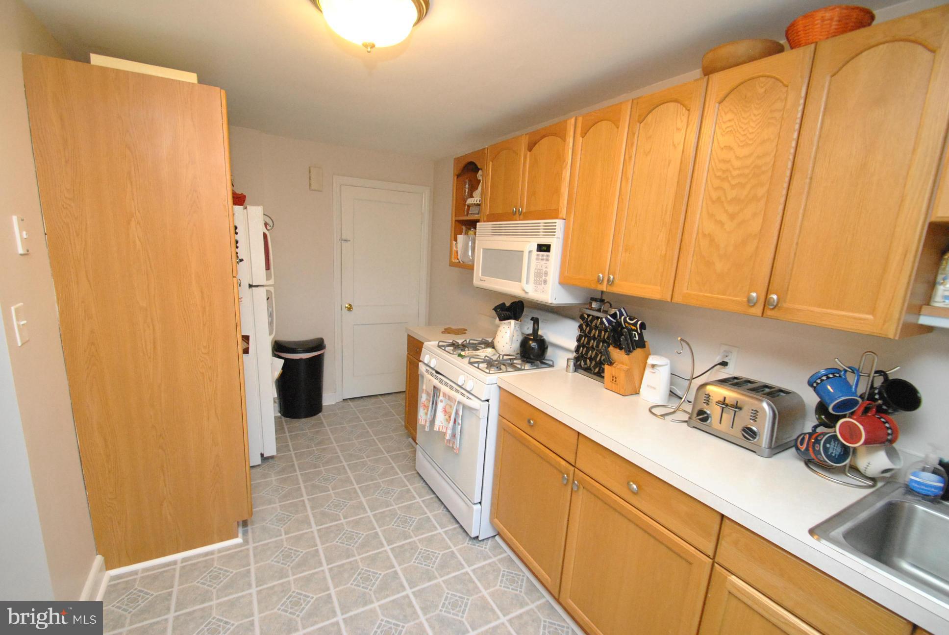 1355 Deanwood Road Baltimore, MD 21234 - Photo 12 of 24 CUSTOM KITCHEN