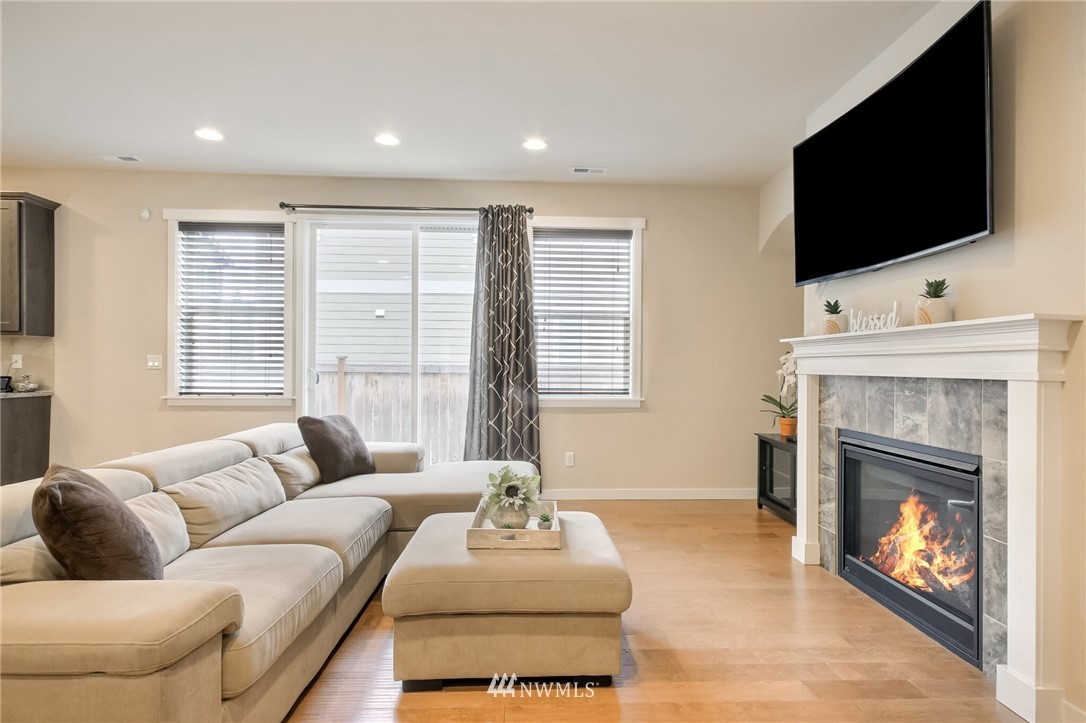 11806 Southeast 191 Street Renton, WA 98058 - Photo 12 of 37 Gallery Image 12