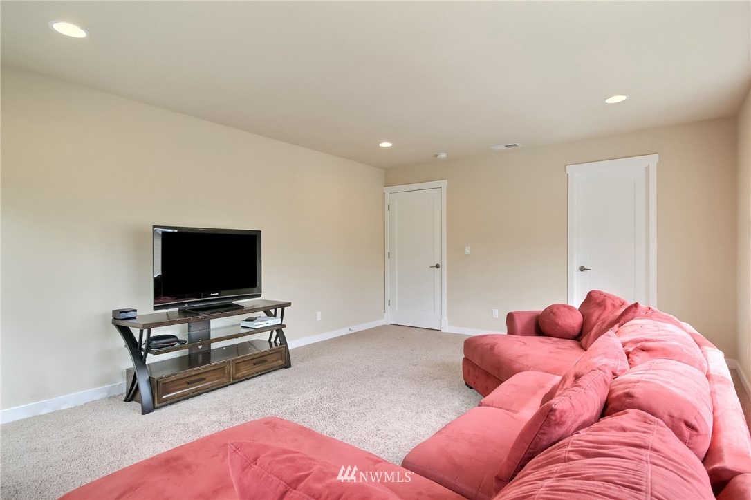 11806 Southeast 191 Street Renton, WA 98058 - Photo 19 of 37 Gallery Image 19