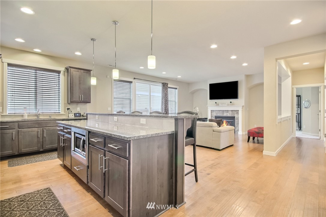 11806 Southeast 191 Street Renton, WA 98058 - Photo 6 of 37 Gallery Image 6