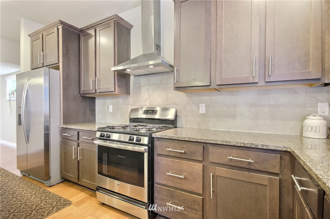 11806 Southeast 191 Street Renton, WA 98058 - Photo 8 of 37 Gallery Image 8