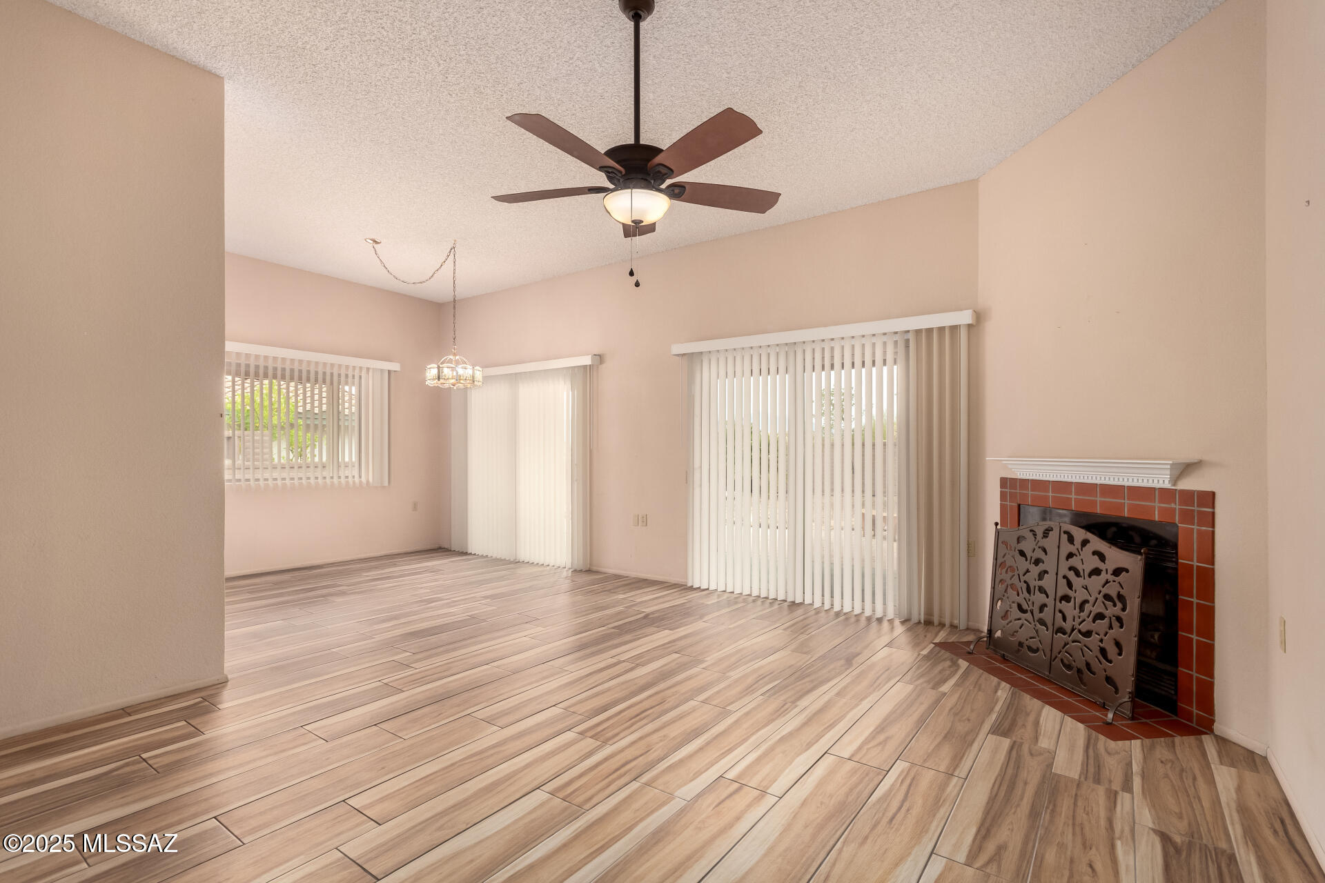 731 West Rio Moctezuma Green Valley, AZ 85614 - Photo 5 of 26 Gallery Image 5