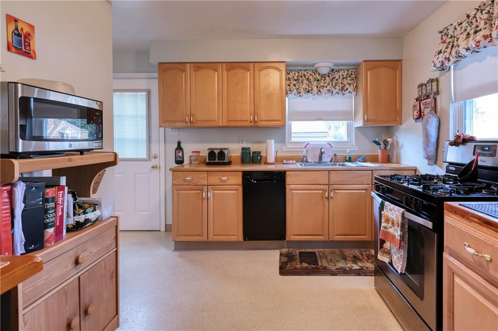 107 Grace Street McKees Rocks, PA 15136 - Photo 5 of 21